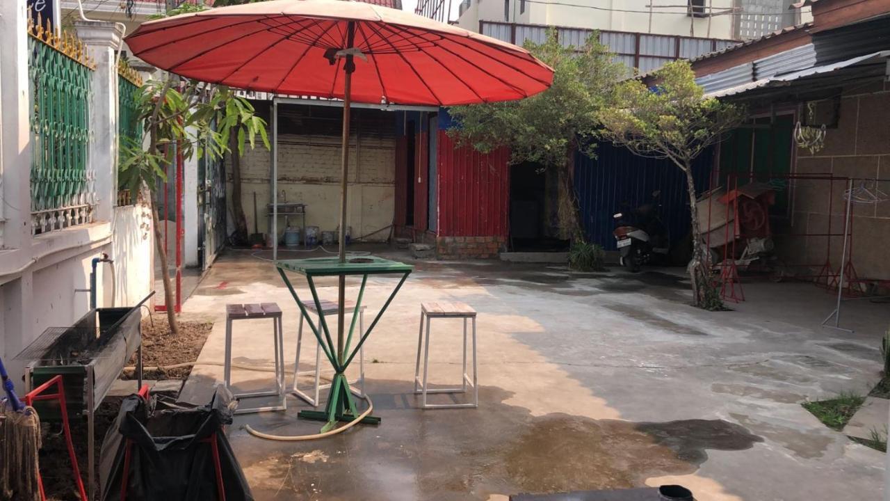 Vernice Backpacker Hostel Vientiane Exterior foto